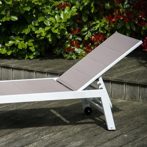 sunlounger in white aluminum taupe textilene